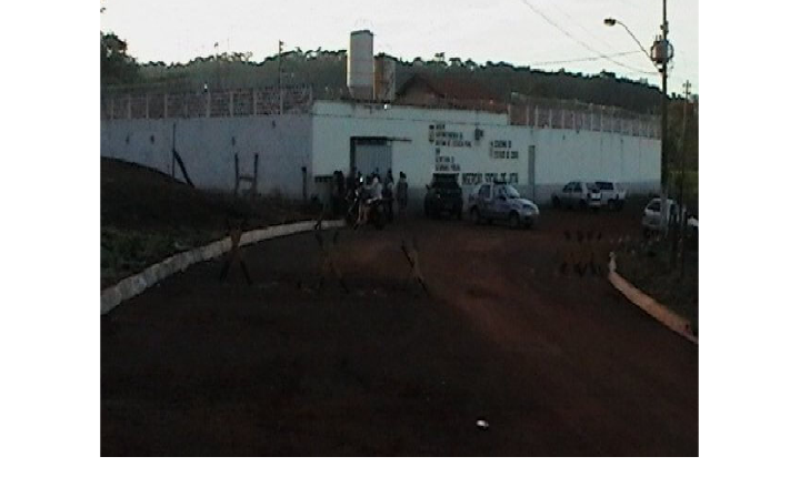 Advogados são flagrados tentando entregar drogas para detentos em presídio de Jataí, diz DGAP