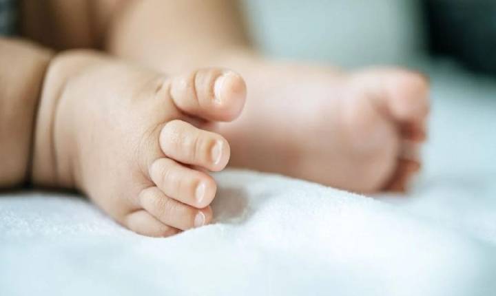 Bebê de 1 ano é intoxicado após ingerir mistura com álcool e maconha