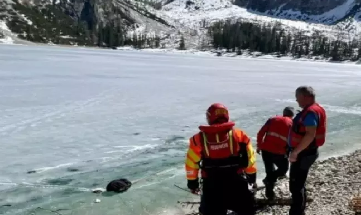 Bebê e mais 13 pessoas caem em lago congelado na Itália