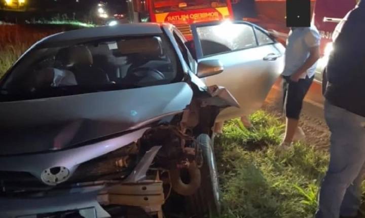 Bombeiros de Chapadão do Céu socorrem motorista que colidiu com o veículo em Anta