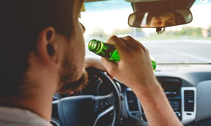 Com o tempo assim, o cuidado com o corpo precisa ser redobrado: a garrafinha de água vira item obrigatório e o ideal é d