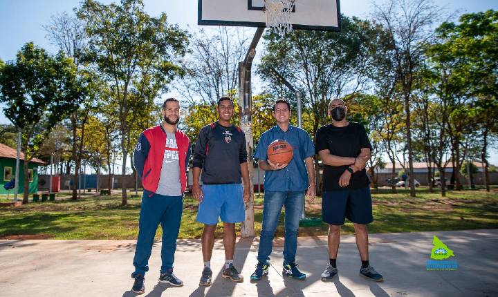 Com pedido das vereadoras Nicki e Mirta, quadra de Streetball é entregue à população