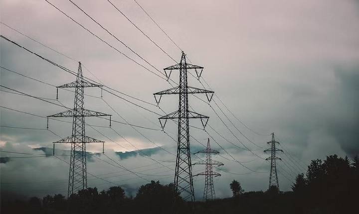 Conta de luz vai subir em agosto com acionamento da bandeira vermelha nível 2