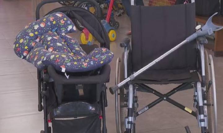 De carrinho de bebê a berimbau: mais de 3 mil itens esquecidos em aeroporto são doados em Goiânia