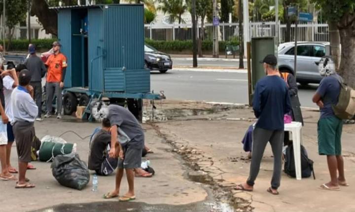Ex-dependente cria projeto que ajudou mais de 30 pessoas a deixarem as ruas em Goiânia