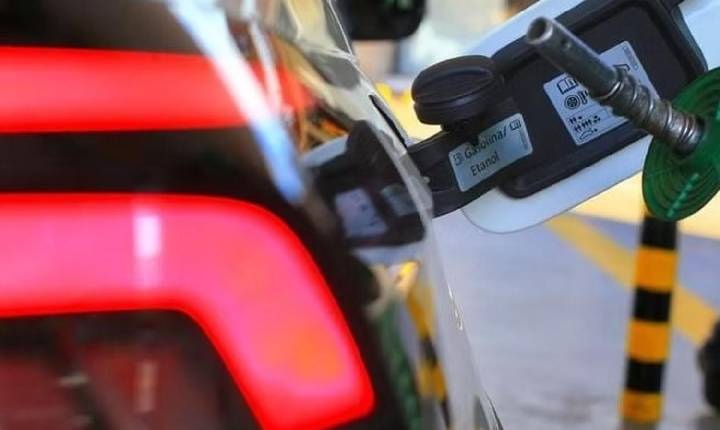 Gasolina passou a ter 30% de etanol nesta sexta (1º), sem previsão de queda nos preços