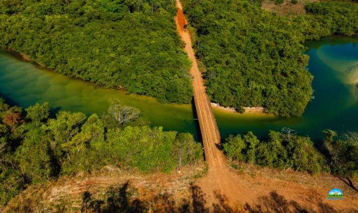 MANUTENÇÃO DE ESTRADAS RURAIS AVANÇA NA LINHA 10