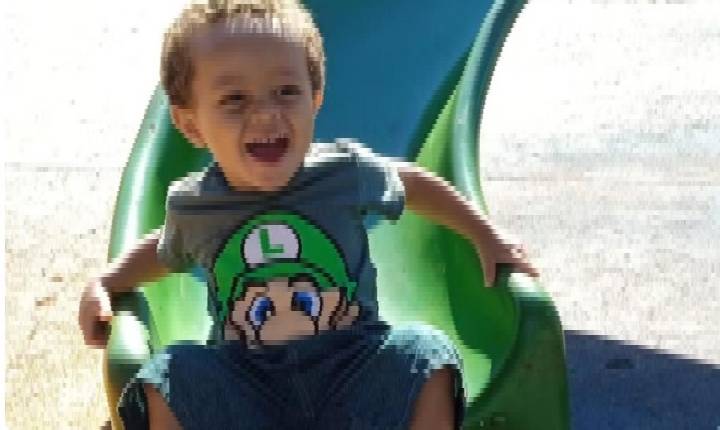 Médicas são indiciadas por morte de menino que colocou grão de milho no nariz