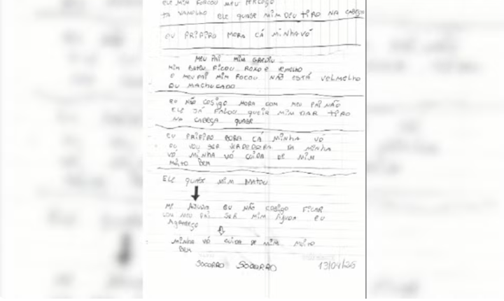 'Meu pai me bateu' e 'quase me deu um tiro': veja relato da adolescente que escreveu bilhete pedindo socorro a colega