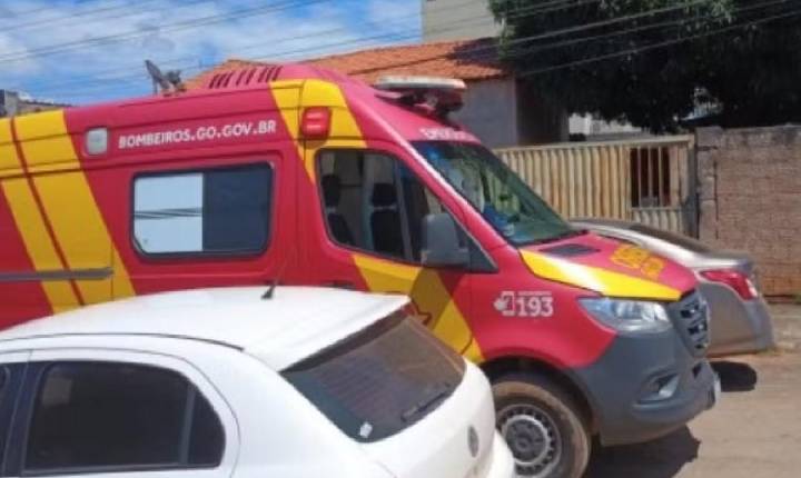 Mulher toma inseticida ao confundi-lo com remédio para estômago e é internada, em Formosa