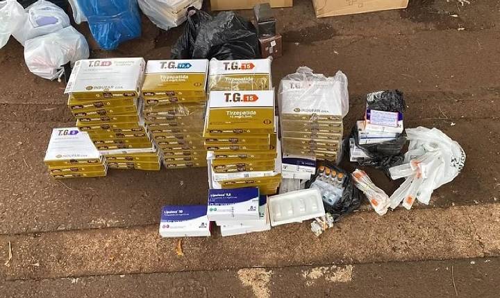 PRF apreende medicamentos para emagrecimento e eletrônicos na BR-153, em Itumbiara (GO)