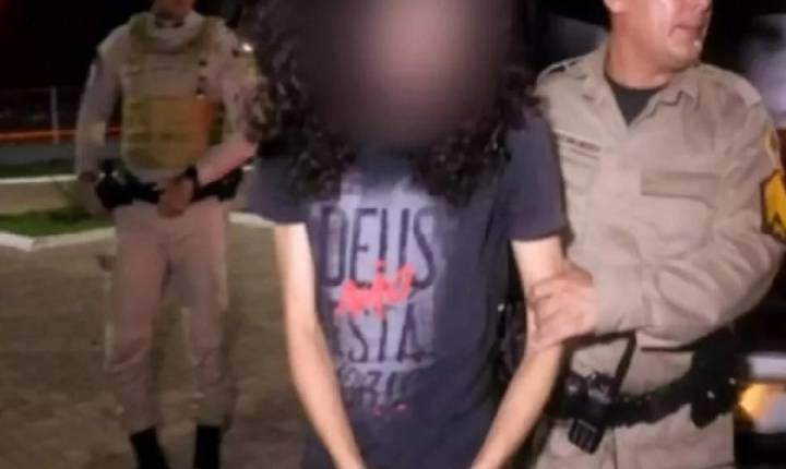 Professor de canto é preso após dar “chá de sêmen” a alunas para “melhorar a voz”