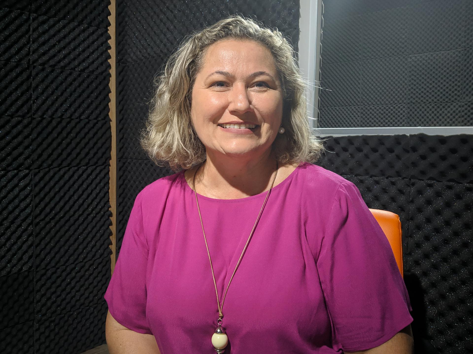 Entrevista com Diretora da Escola Municipal Flores do Cerrado, Raquel Marques.