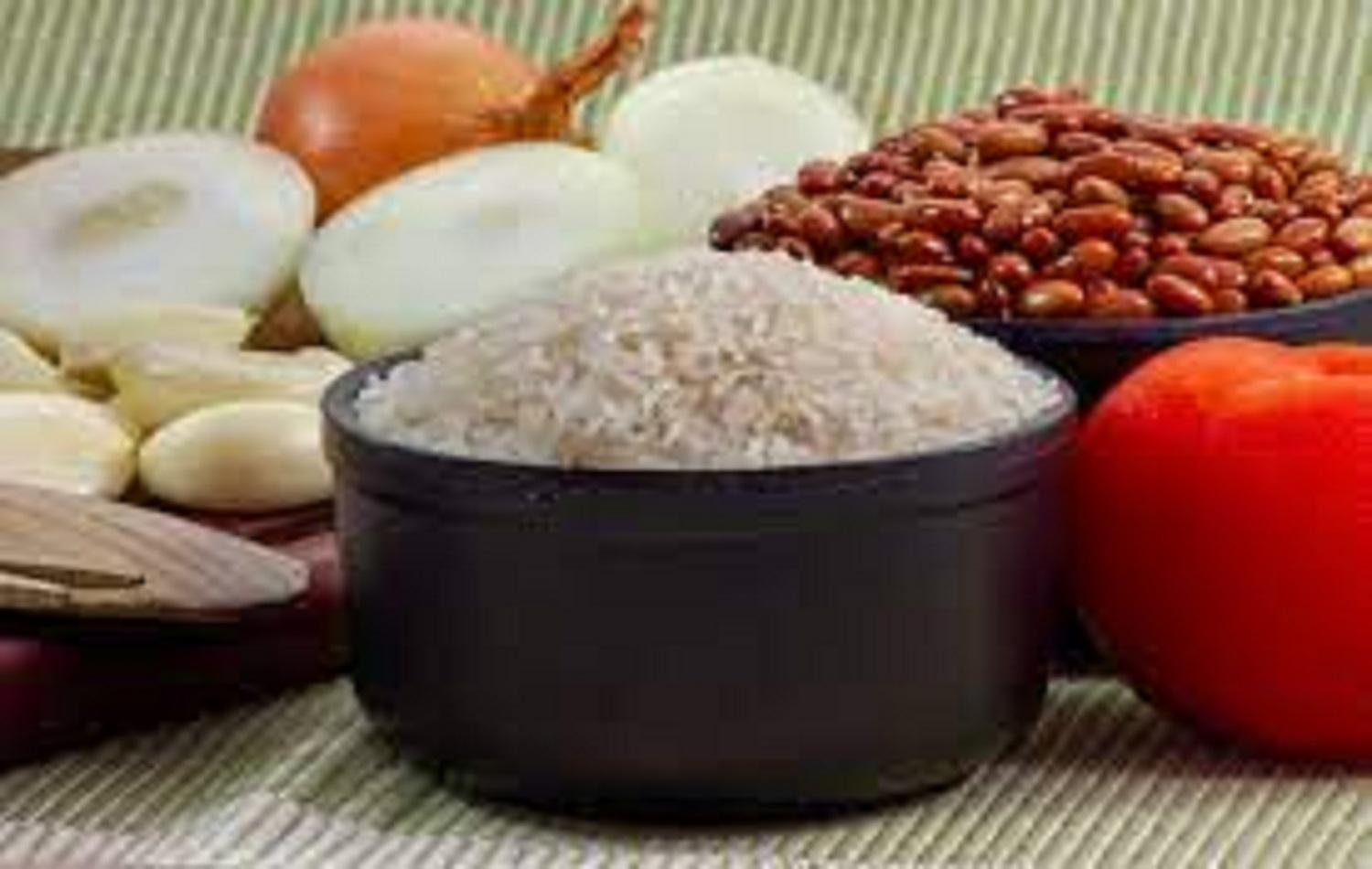 Arroz e feijão sobem 60% em um ano e prato feito fica 23% mais caro, diz FGV