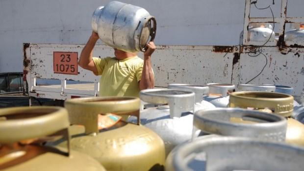 Preço do gás de cozinha sofre novo reajuste e sobe pela quarta vez no ano