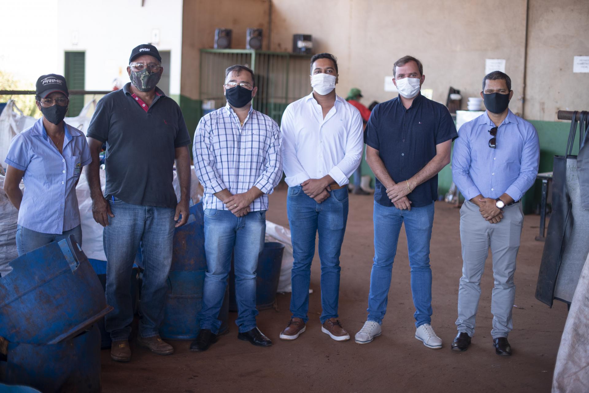 Vice-prefeito de Jataí Visita a Usina de Reciclagem Garça Branca de Chapadão do Céu-GO