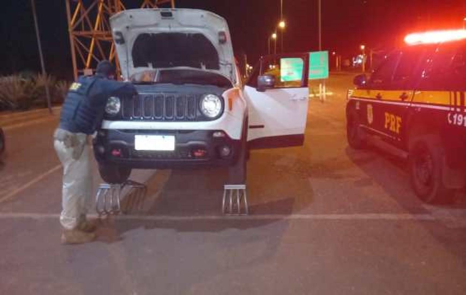 Carro roubado duas vezes no Rio de Janeiro é apreendido na BR 060