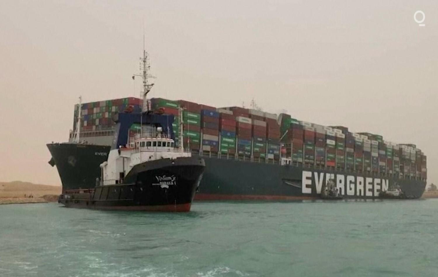 Após três meses, navio que bloqueou o Canal de Suez é liberado