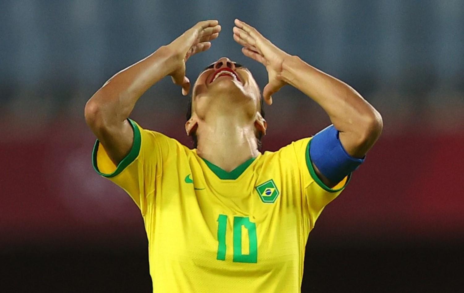 Brasil perde nos pênaltis e está eliminado do futebol feminino