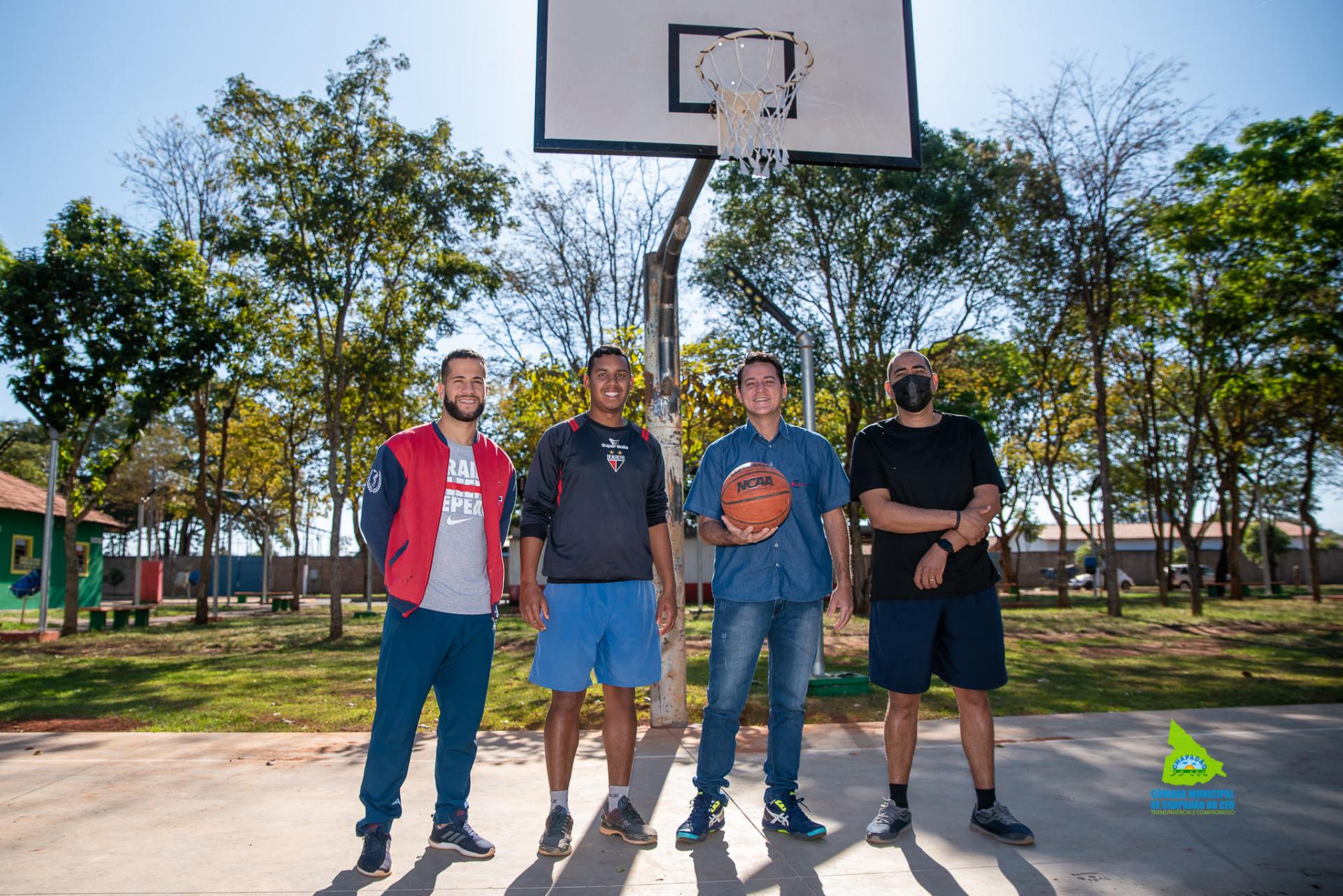 Com pedido das vereadoras Nicki e Mirta, quadra de Streetball é entregue à população