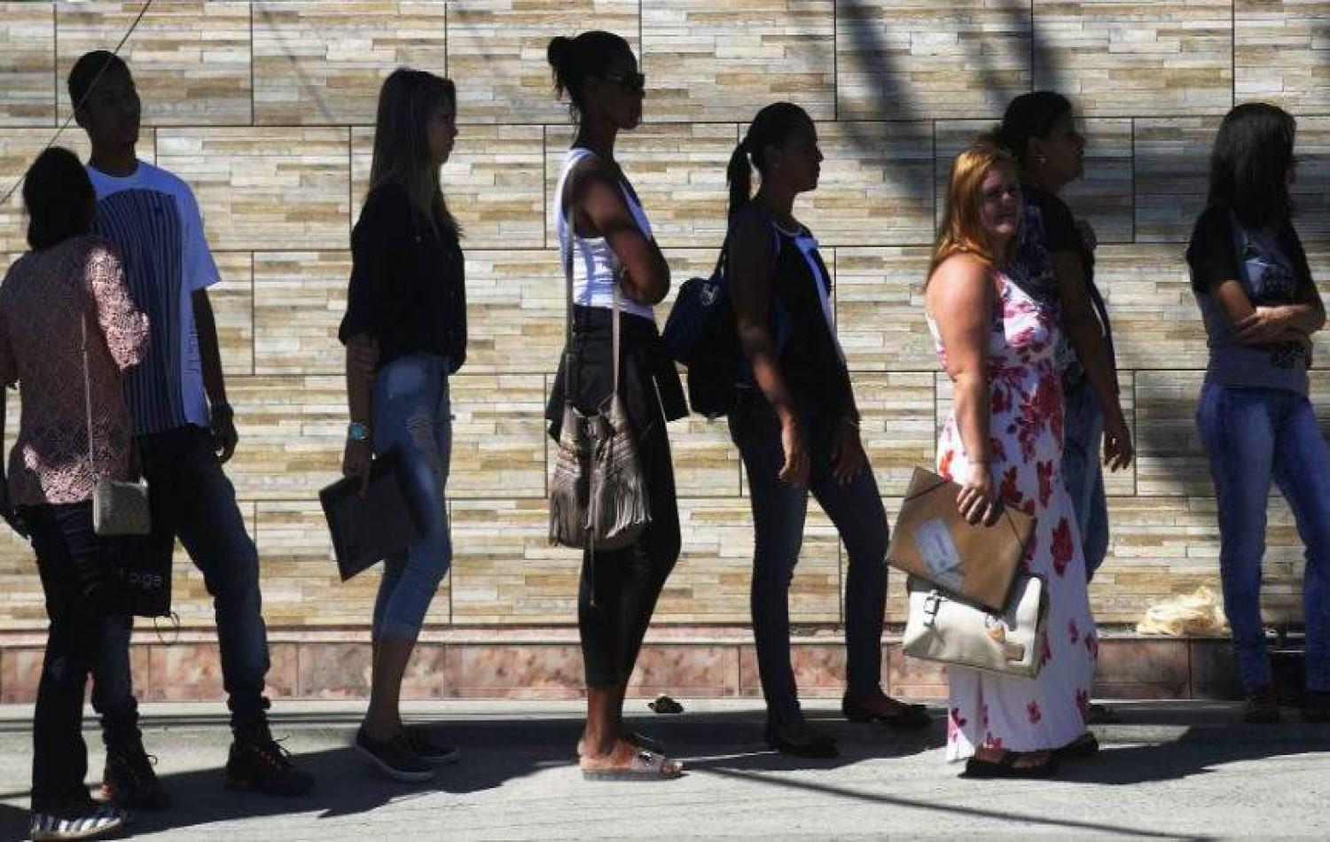 Desemprego recua para 14,1% no 2° tri, mas ainda atinge 14,4 milhões de pessoas