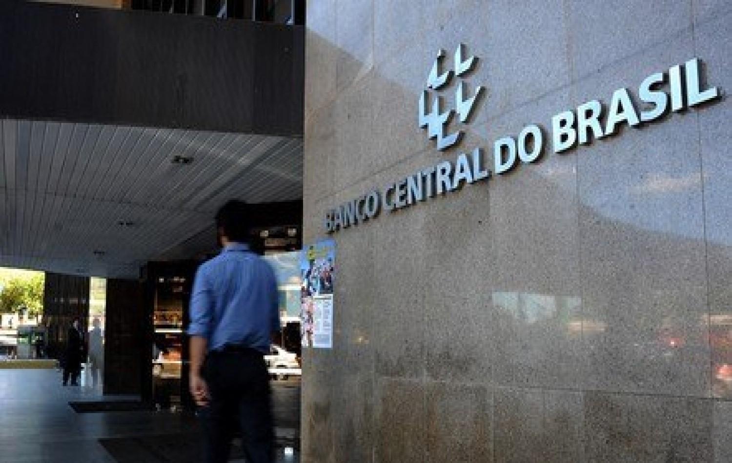 BC avalia elevar juros em ritmo ainda maior para conter inflação