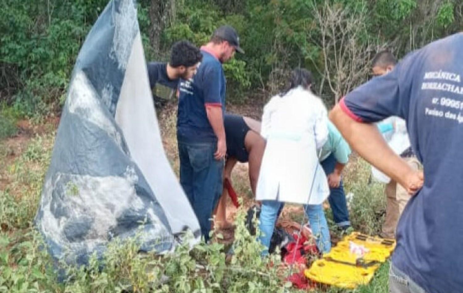 Casal de mochileiros acidentados na BR 060, percorreu os 27 Estados brasileiros e mantém canal famoso nas redes sociais