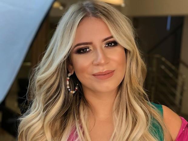 Corpos de Marília Mendonça e tio chegam a Goiânia para velório