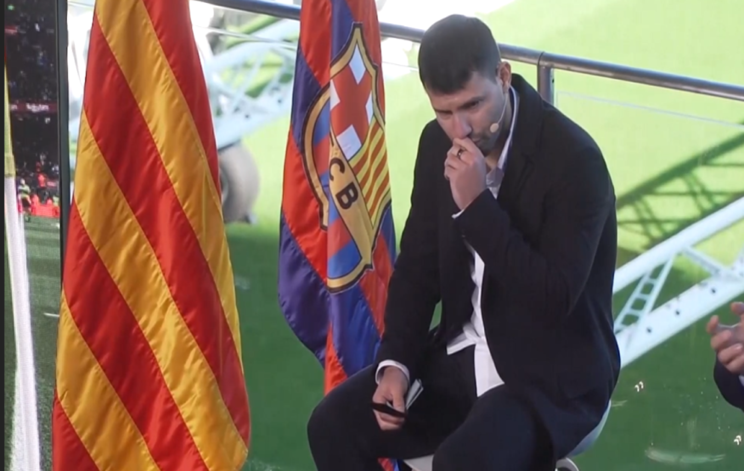 Sergio Agüero anuncia aposentadoria do futebol por problema cardíaco