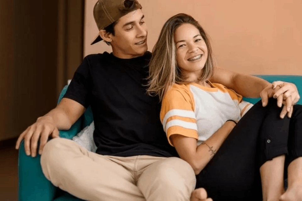 Casal de jovens fotógrafos morre em acidente a caminho de Goiás