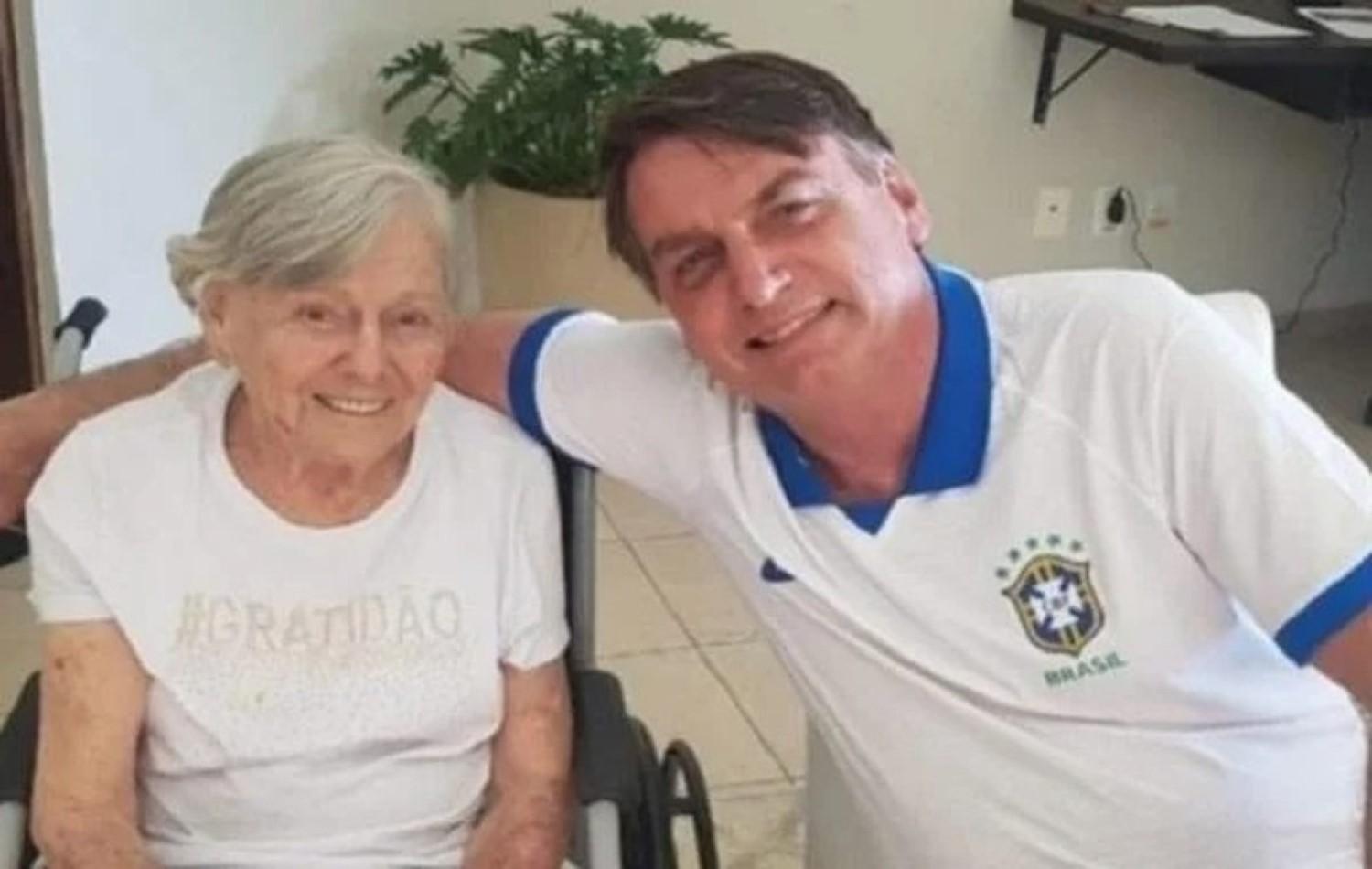 Mãe de Bolsonaro morreu após duas paradas cardiorrespiratórias