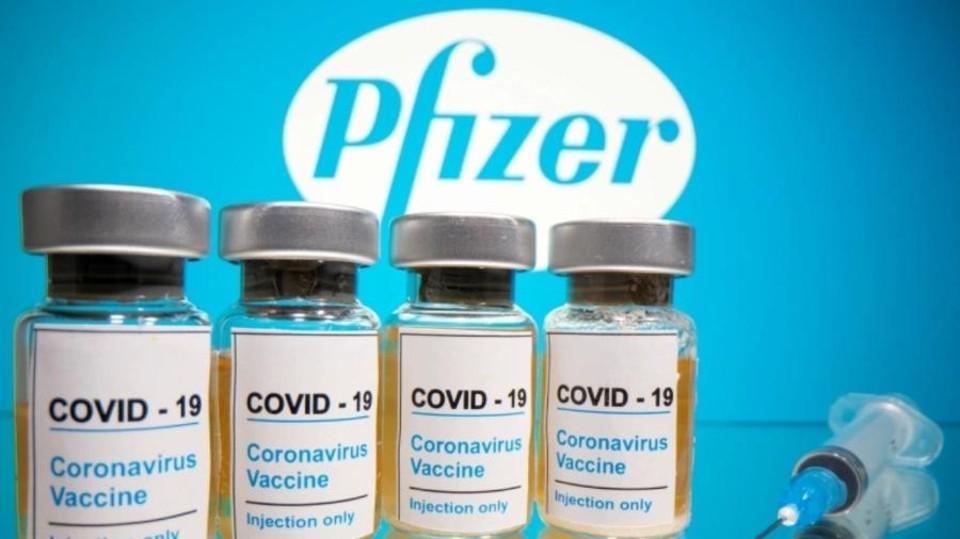 Pfizer deve ter vacina contra ômicron até março