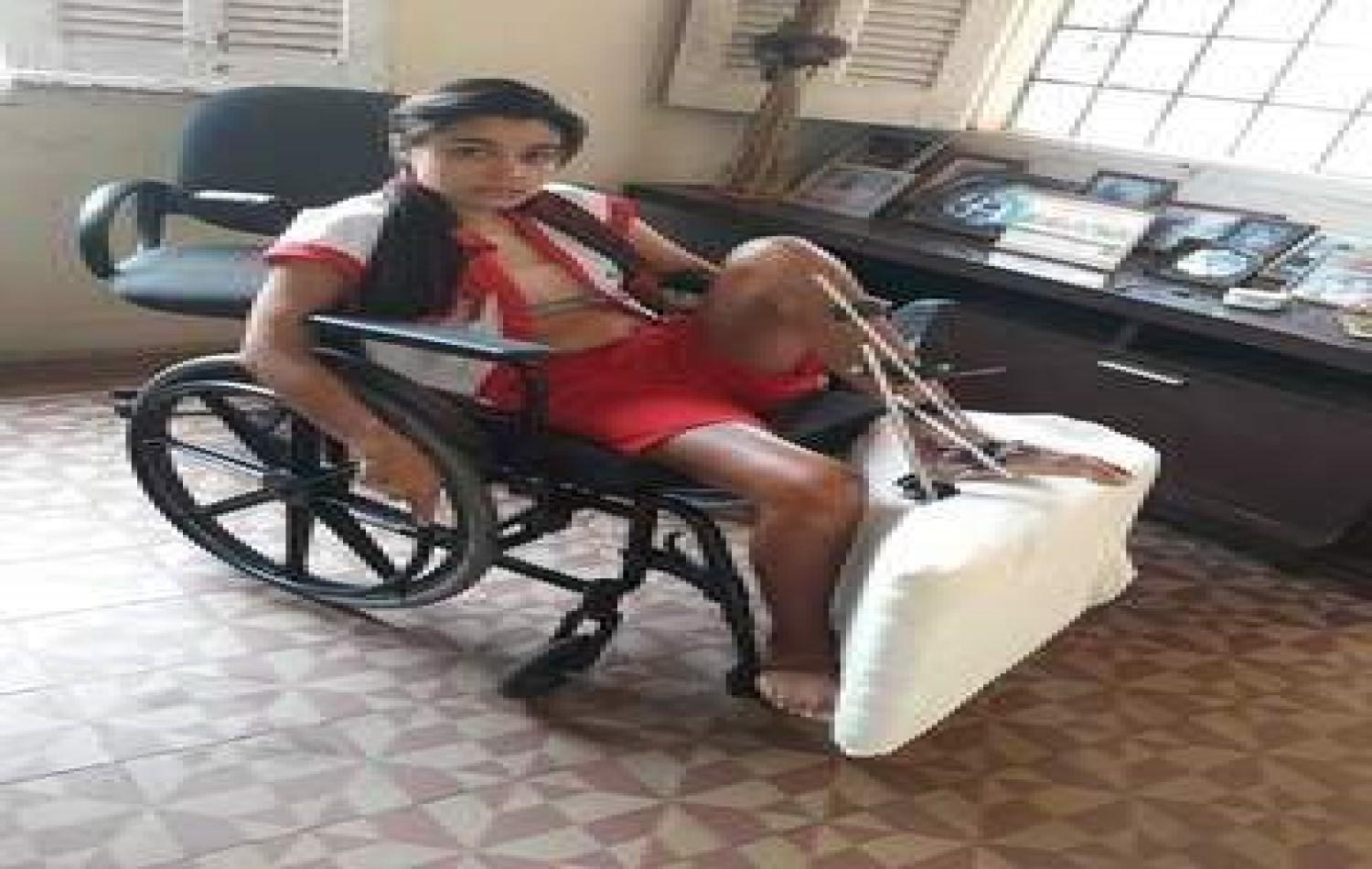 Com sequelas, mochileira que sobreviveu a acidente em Paraíso andará com ajuda de muletas