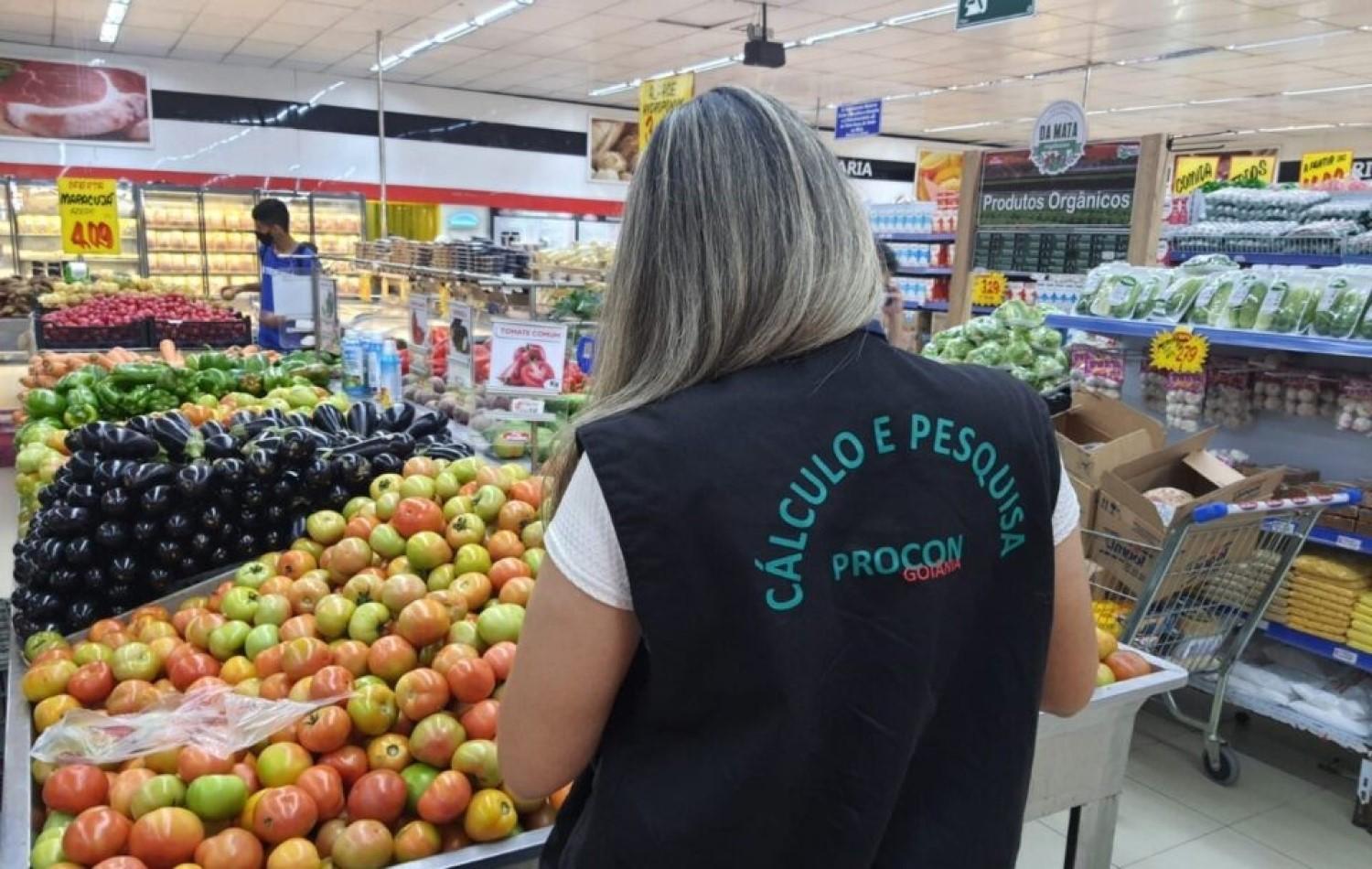 Procon aponta variação de até 458,10% no preço de itens da cesta básica em Goiânia