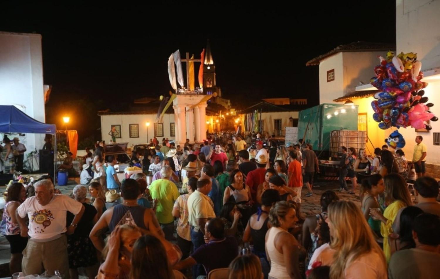 Secretaria de Saúde de Goiás vai recomendar controle de público em festas de Carnaval