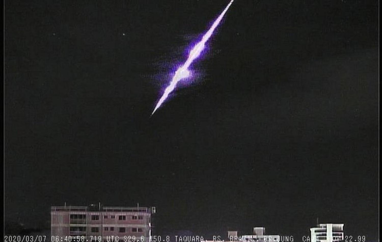 Em fenômeno raro, meteoro explode duas vezes no céu do Rio Grande do Sul