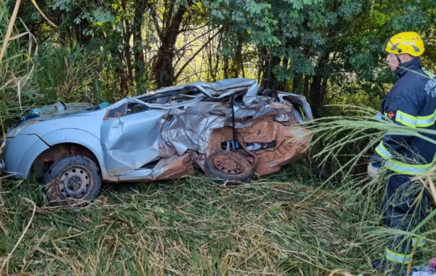 Acidente mata bebê e deixa pai ferido na BR-060, em Rio Verde