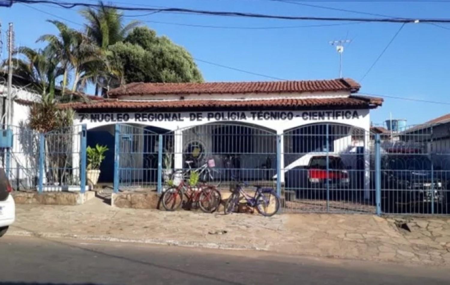 Bebê morre após segurar em fio de extensão e levar choque, em Niquelândia