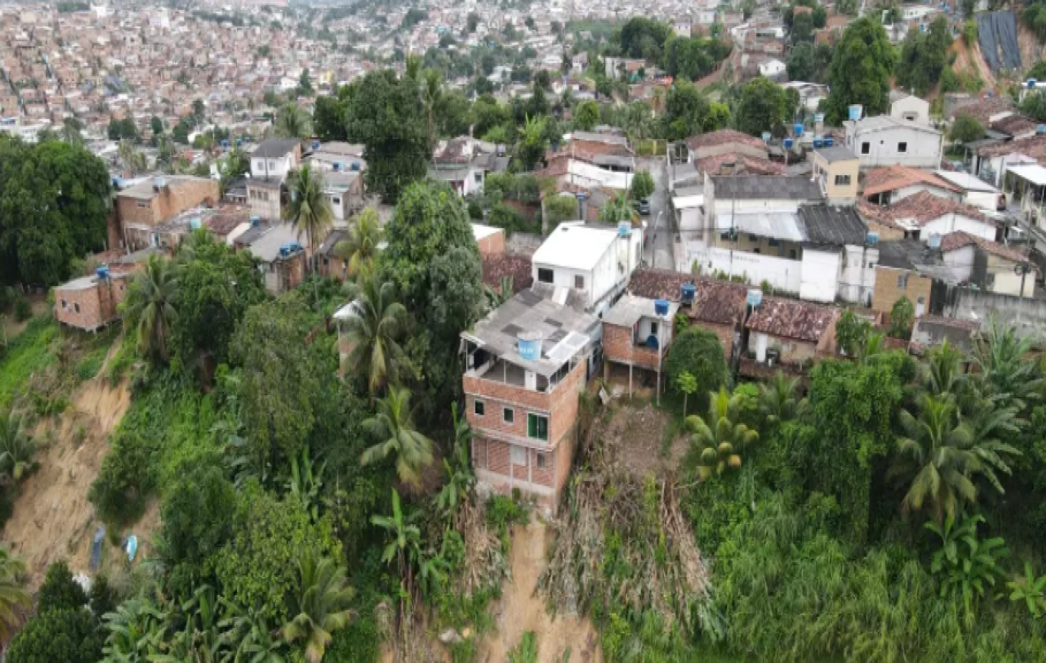Chega a 128 o número de mortos pelas chuvas em Pernambuco