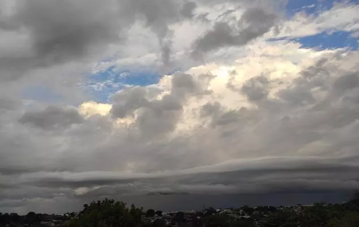 Inverno começa com temporais no Sul e secura no Centro-Oeste