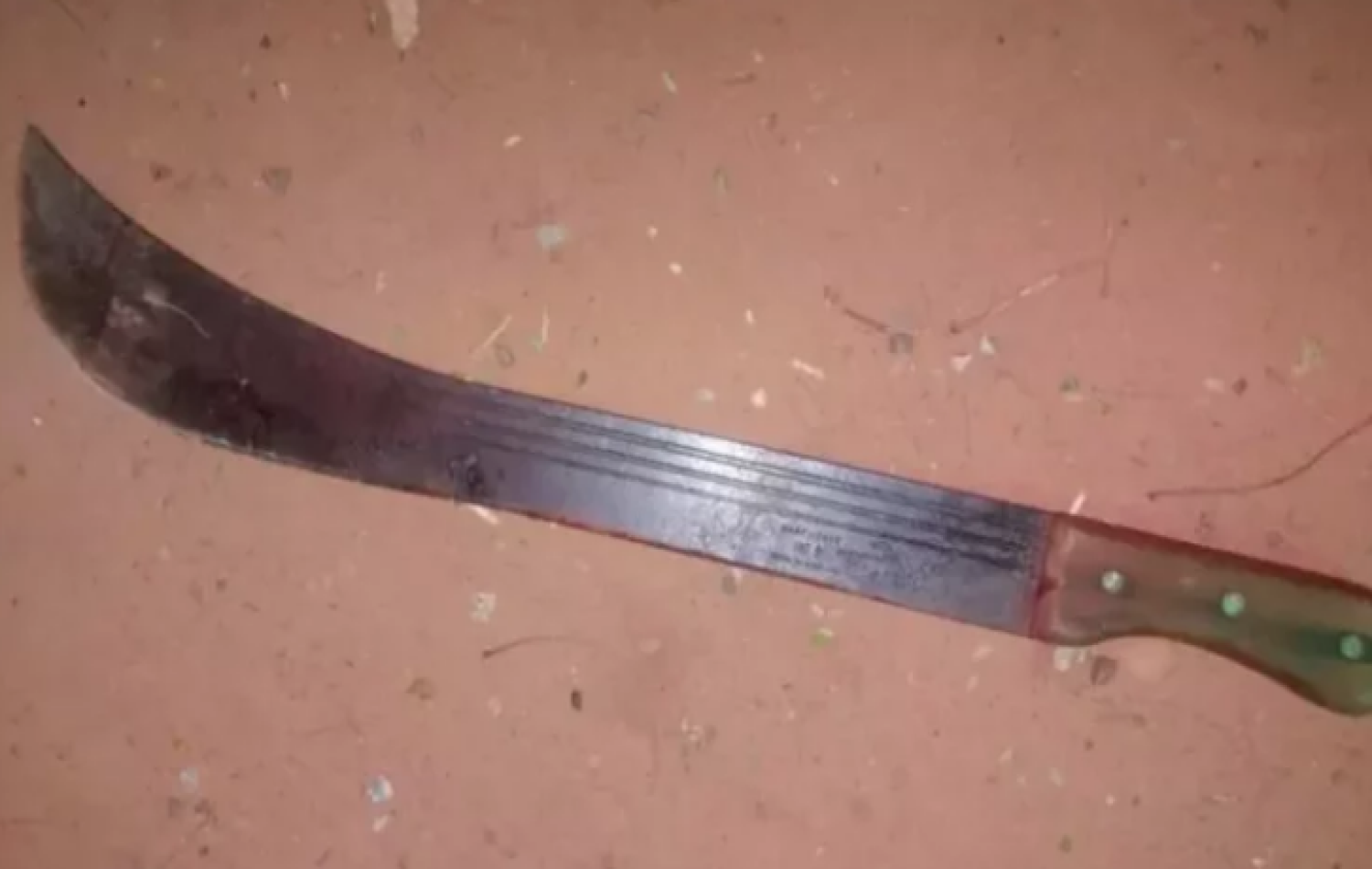 Após discussão, adolescente de 13 anos mata o irmão com golpe de facão na fronteira