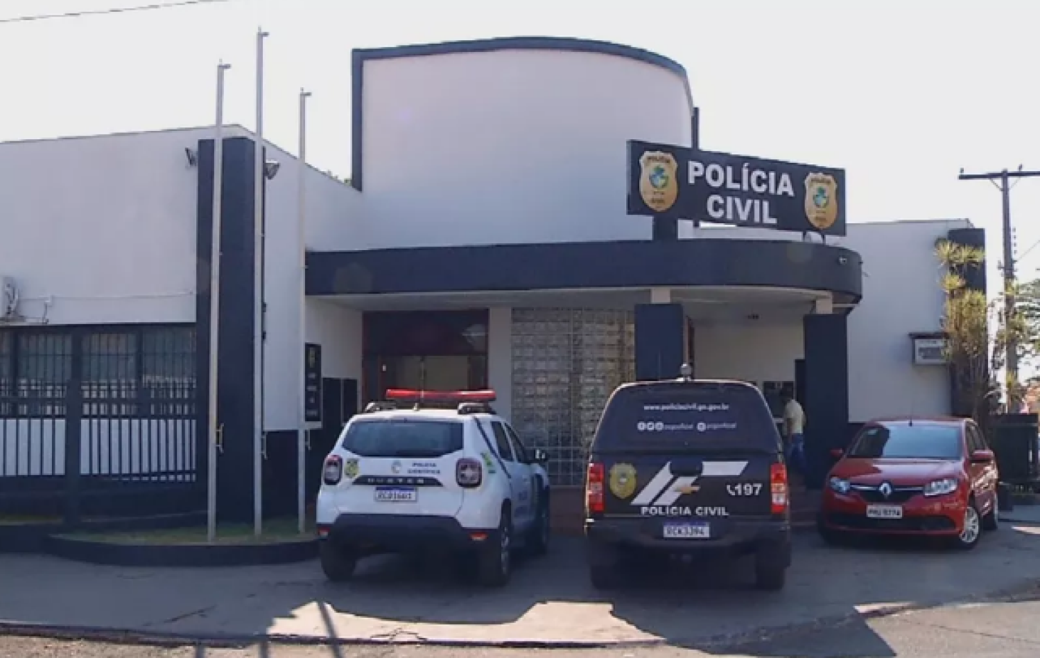 Avó é presa bêbada após neto de 4 meses que estava aos cuidados dela ser achado morto dentro de casa, diz polícia