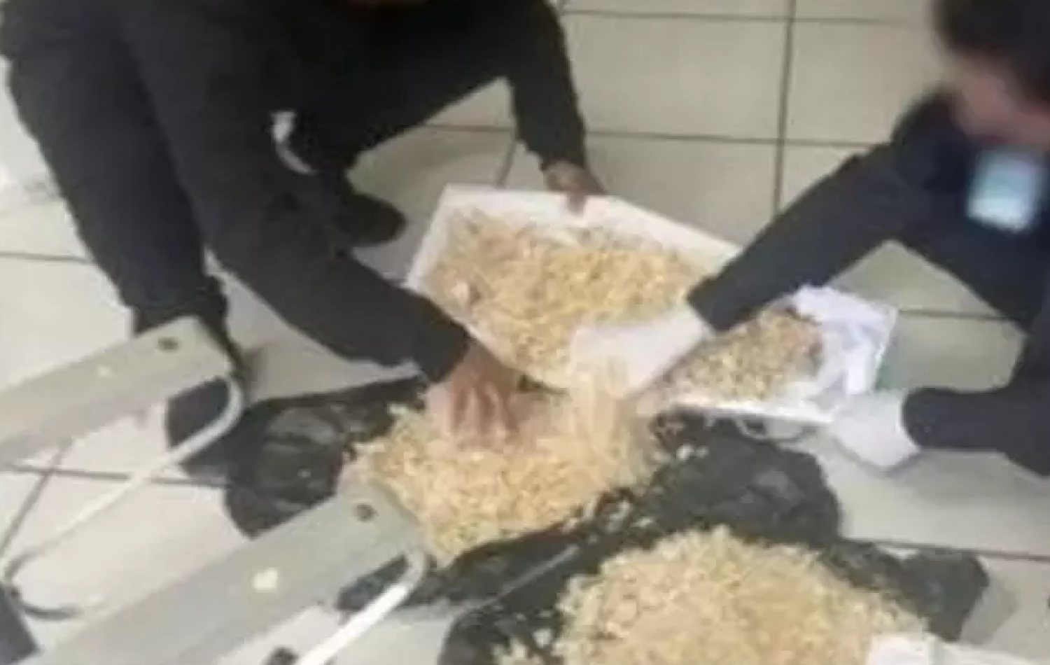 Hospital entrega caixão com serragem ao invés de corpo de bebê no PR