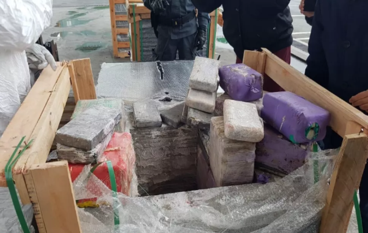 Italiano preso em GO é membro de 'temida' máfia que controla tráfico internacional de drogas e morava em casa de luxo