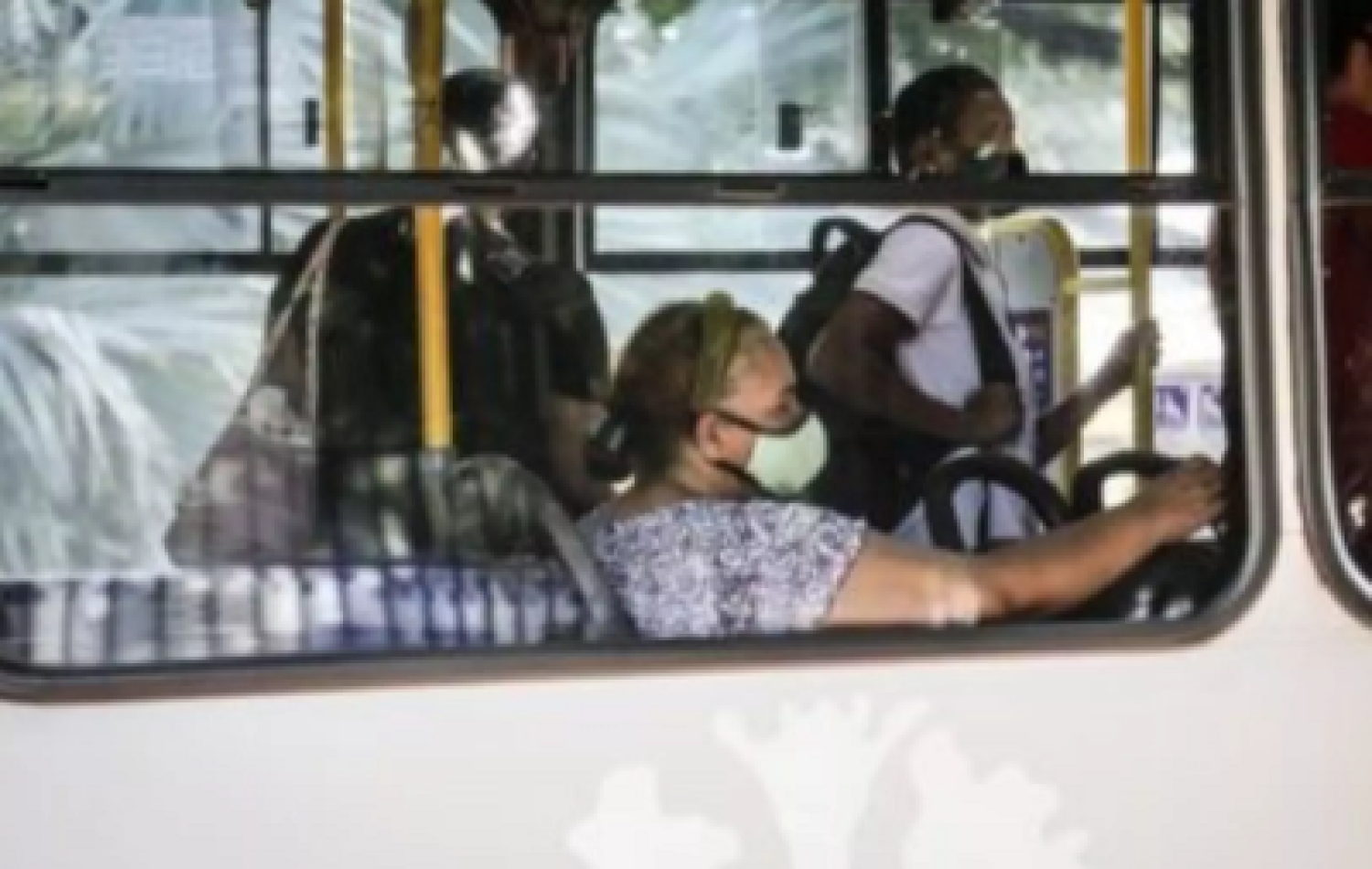 Uso de máscaras em ônibus e unidades de saúde deixa de ser obrigatório em Campo Grande