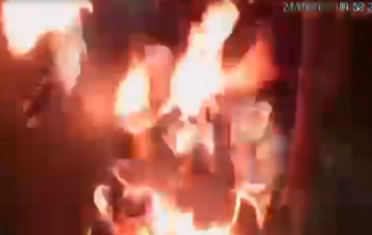 Homem tem parte do corpo queimado ao colocar fogo em arado para fazer churrasco e ocorrer explosão