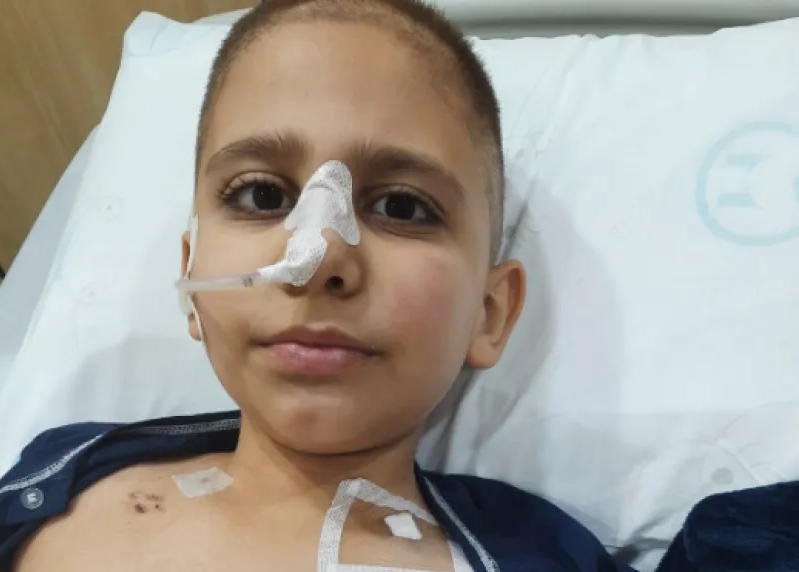 Menino de 9 anos precisa de R$ 2 milhões para luta contra o câncer