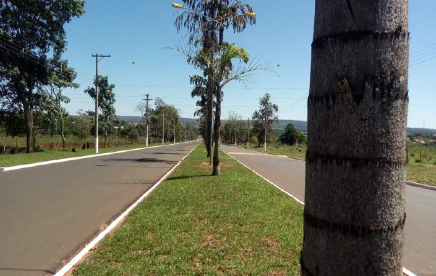 Adolescente é raptada na volta para casa e estuprada em estrada por motociclista em Cassilândia