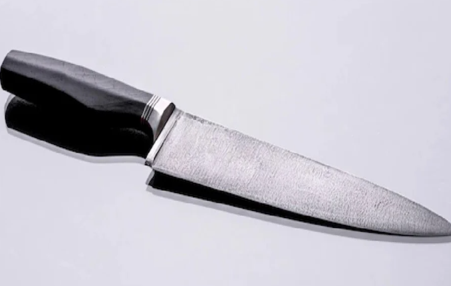 Criança de 10 anos esfaqueia o pai para defender a mãe de agressão, em Uruaçu