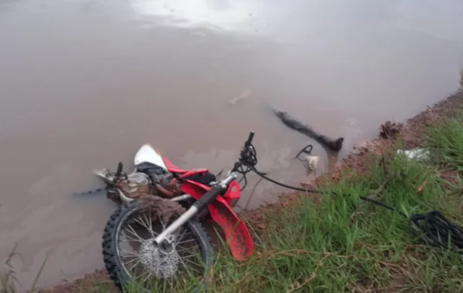 Homem é encontrado morto em represa após ir para pescaria em Mineiros